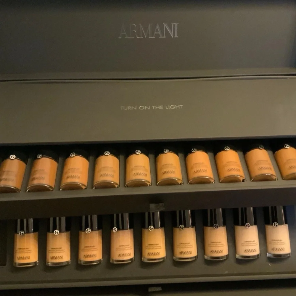 NEW ARMANI Luminous Silk Foundation 1 Fl Oz Perfect Natural Glow SHADE 13.8